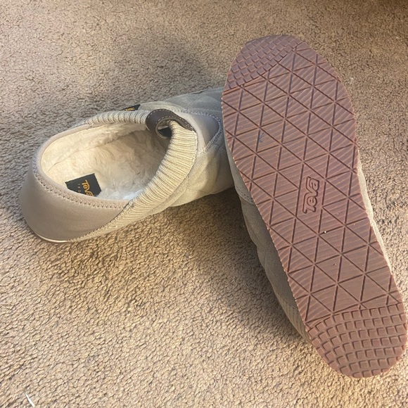 Teva ReEMBER Men’s Slip On Slippers Fur Lined Grey - Picture 4 of 4